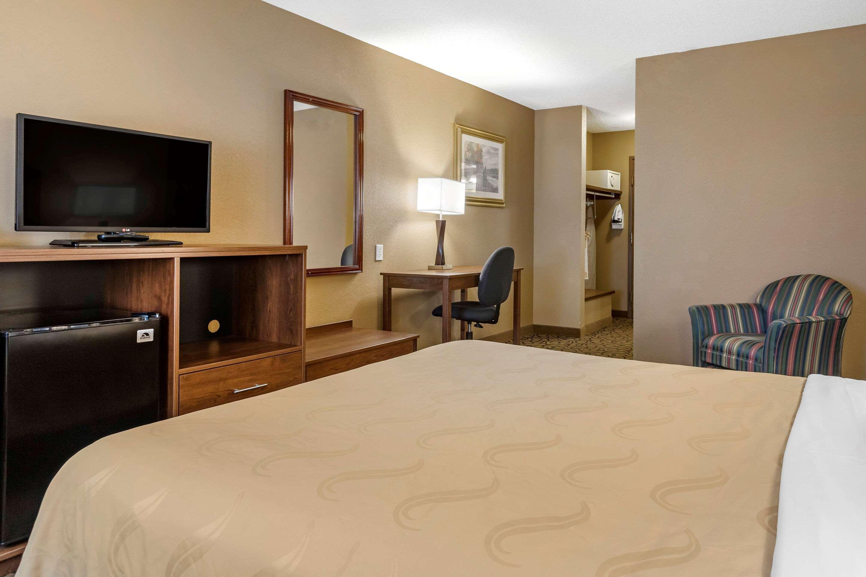 Quality Inn & Suites Manistique Εξωτερικό φωτογραφία