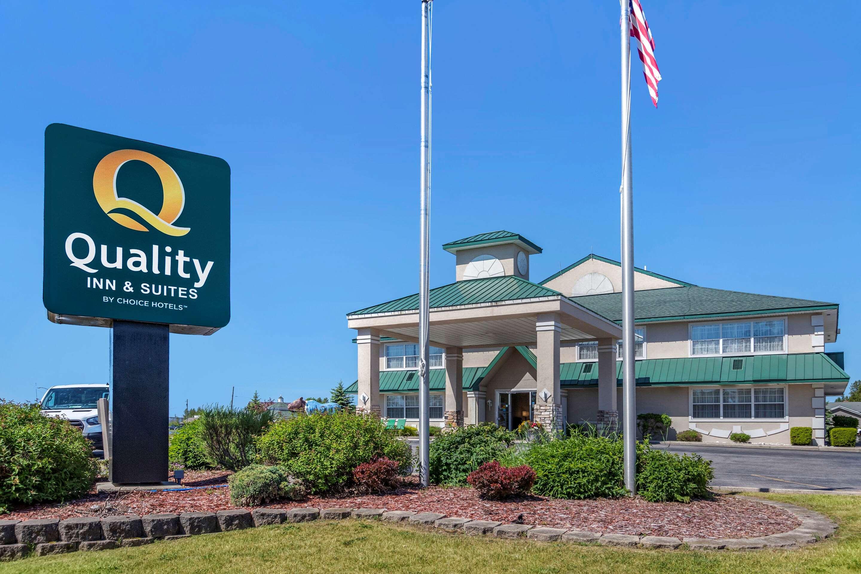 Quality Inn & Suites Manistique Εξωτερικό φωτογραφία