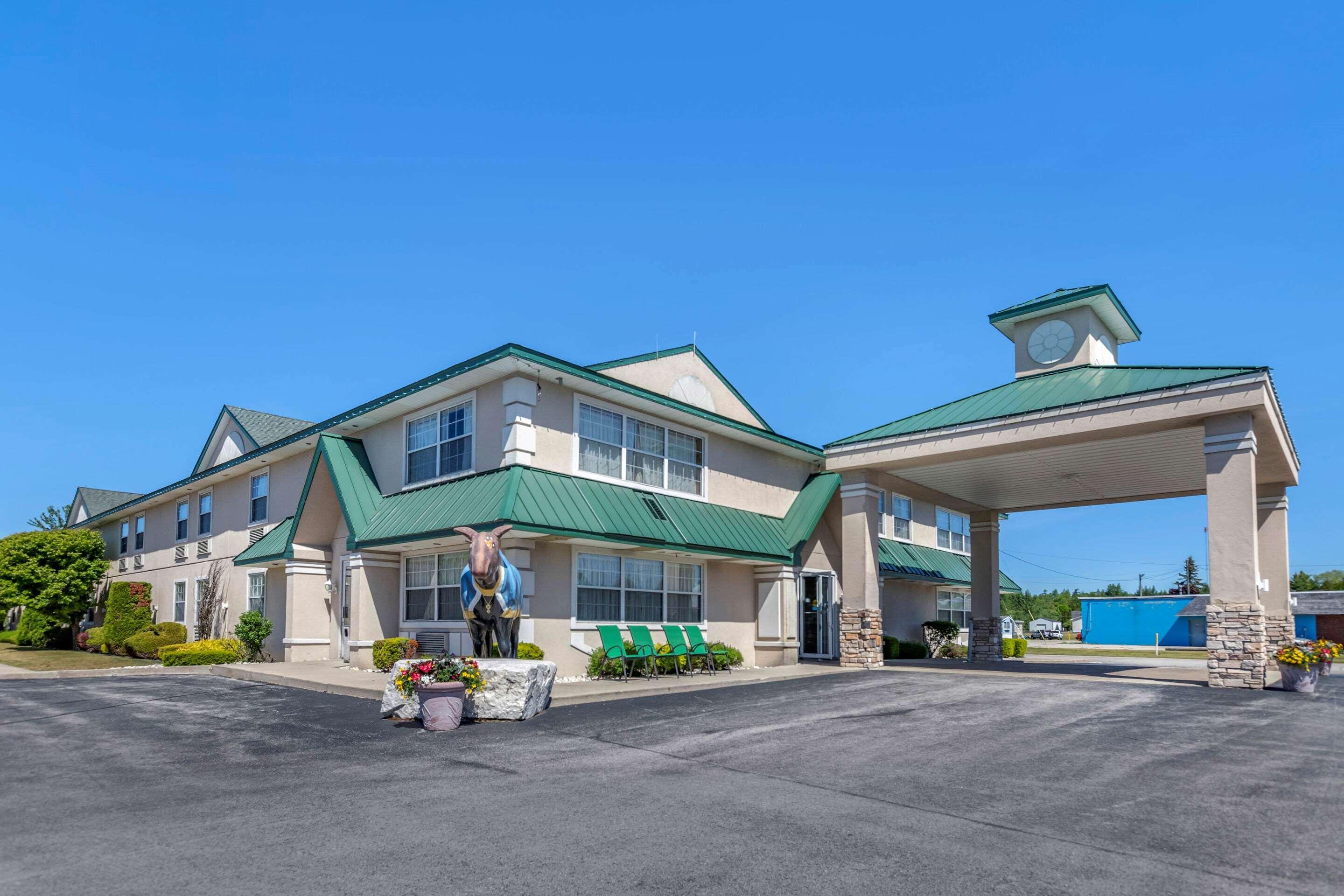 Quality Inn & Suites Manistique Εξωτερικό φωτογραφία